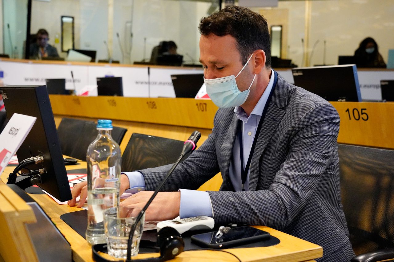 Viceprimarul USR PLUS al Sectorului 3, plângere penală pentru firma părinţilor lui Robert Negoiţă