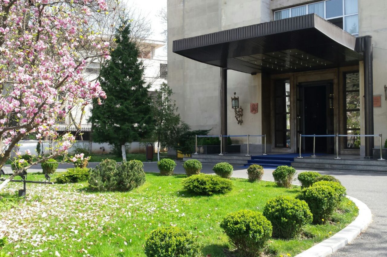 Ambasadorul Iranului la București, convocat de urgență la MAE. Atacul asupra vasului „Mercer Street”, în urma cărui a murit un navigator român, a fost „deliberat”