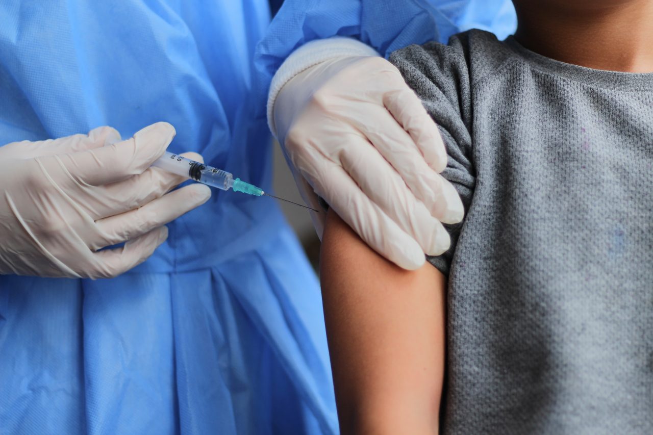 Raport UNICEF: Creștere alarmantă a numărului de copii paralizați din cauza nevaccinării