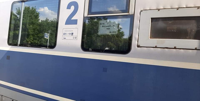 Un bărbat a murit în trenul București-Iași, în timp ce soția sa credea că doarme. Cum a fost depistat decesul