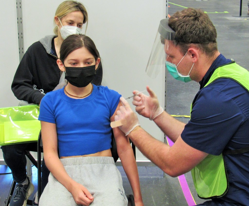 Studiu multicentric israelian: Vaccinul Pfizer a provocat mai multe cazuri de inflamare a ochilor