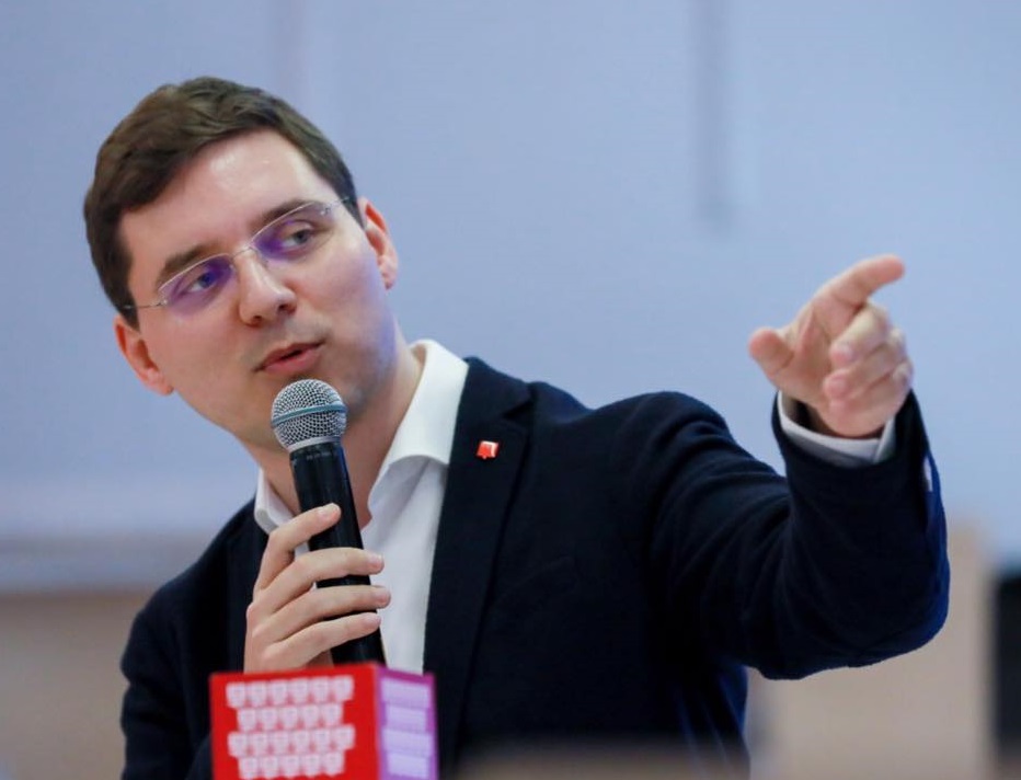 Europarlamentarul PSD Victor Negrescu: „Italia tocmai a primit un avans din PNRR, în timp ce Cîțu fuge de presă și de demisie”