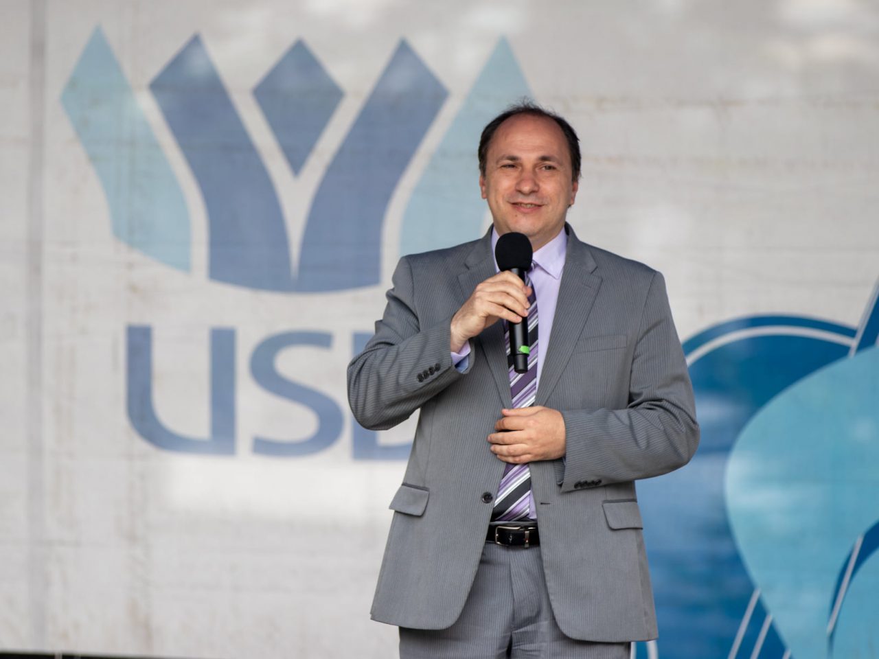 Un profesor universitar român explică succesul înregistrat de Marea Britanie: Numărul de decese este incomparabil mai mic decât cel din valurile anterioare