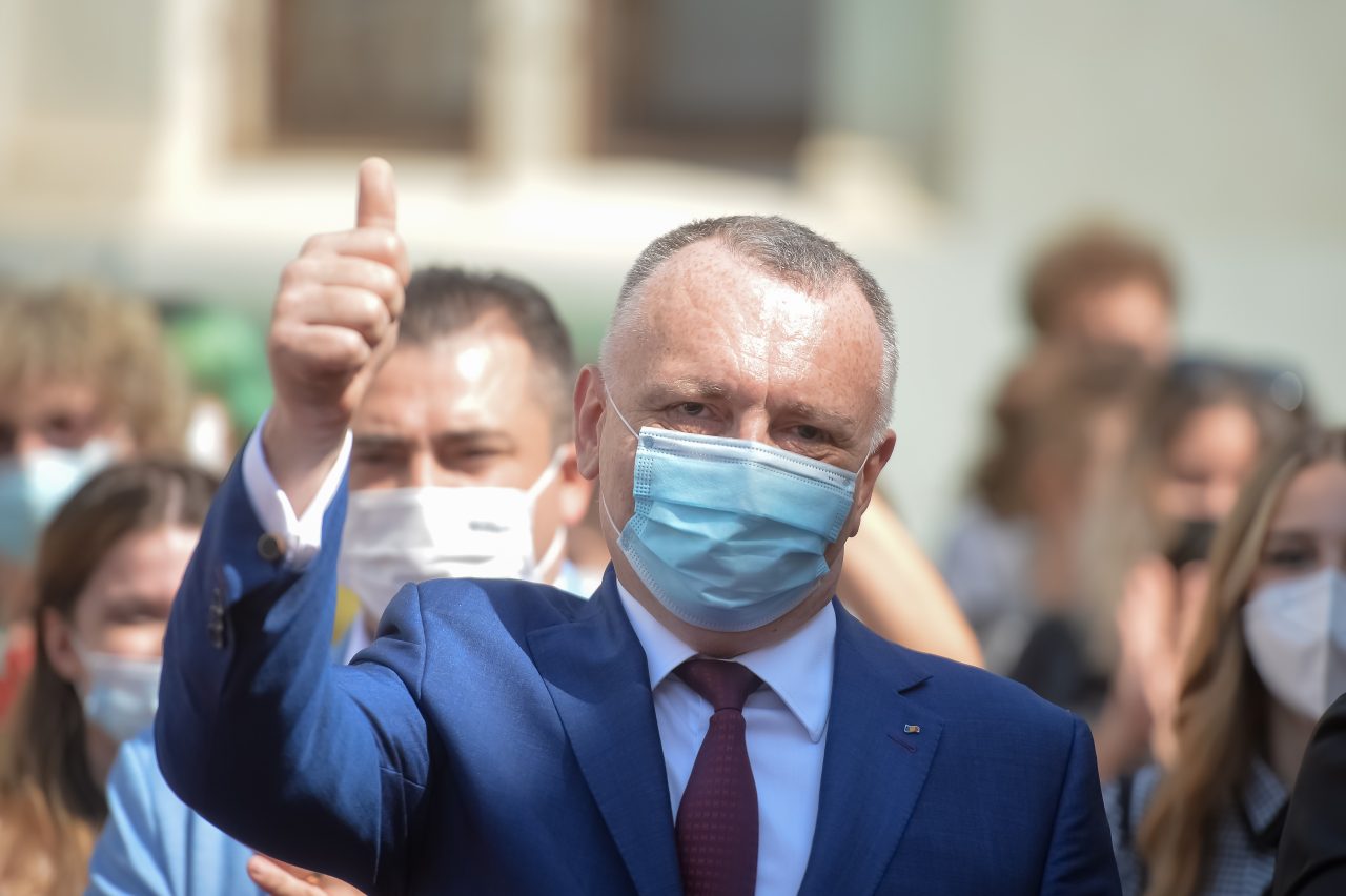 Se deschide „Cutia Pandorei”: o școală-n cinci module și fără teze? Specialist în educație: „Curricula actuală nu poate fi adaptată pe sistemul cu cele cinci module, trebuie complet restructurată și recalibrată”