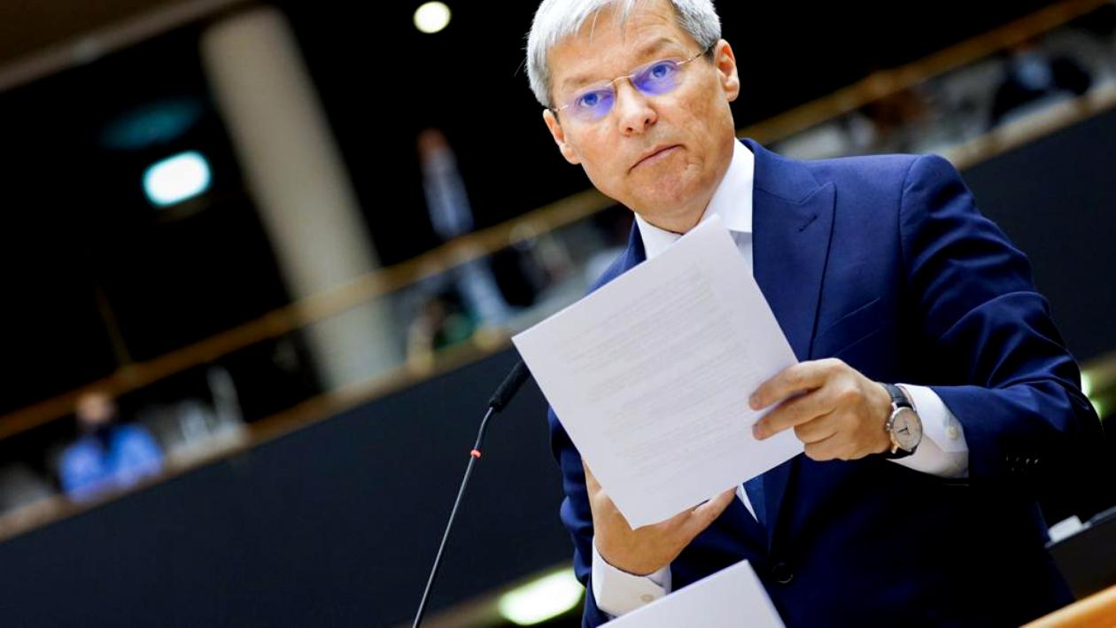 Cioloș: Cu acest guvern minoritar, de trei luni de zile, nu facem decât să amânăm problema până la primăvară
