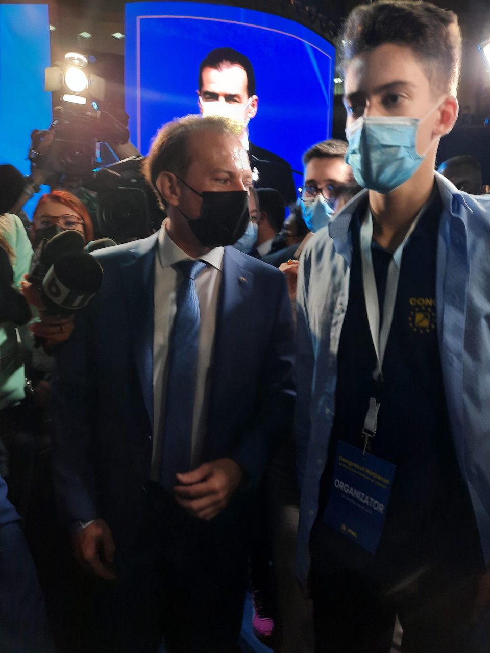 Liderii PNL se reunesc luni seară în ședința BPN pentru a decide dacă vor face o alianță cu PSD sau cu USR. Orban și-a anunțat prezenta la discuție