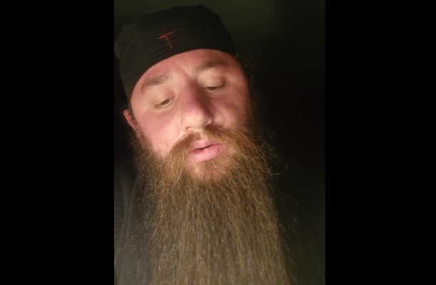 Preotul care critica pe Facebook femeile tunse şi-a şters contul. Arhiepiscopia Sucevei şi Rădăuţilor: „Învăţăturile lui sunt greşite”