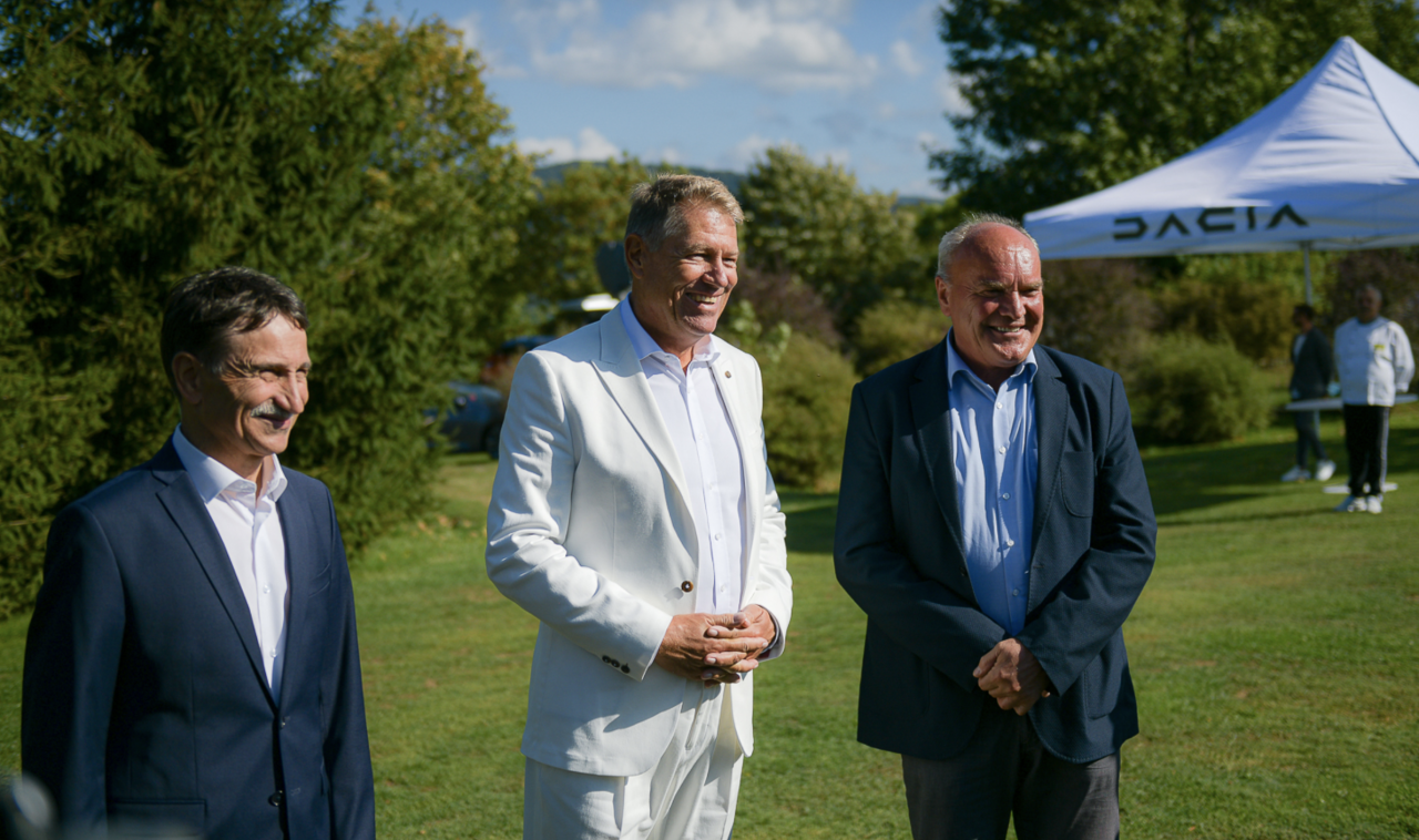 Klaus Iohannis le recomandă românilor să joace golf: „Se poate practica la orice vârstă”