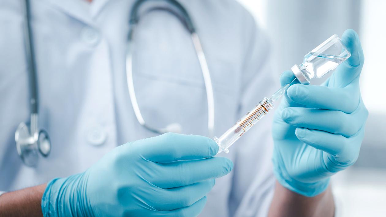 Studiu: O a treia doză de vaccin Pfizer restabilește protecția împotriva Covid-19 la 95% 