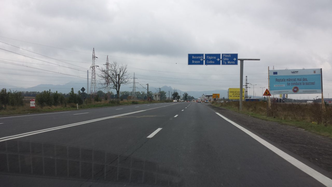 Locuitorii municipiului Codlea votează duminică dacă sunt de acord cu un împrumut de 75 de milioane de lei pentru șoseaua de centură