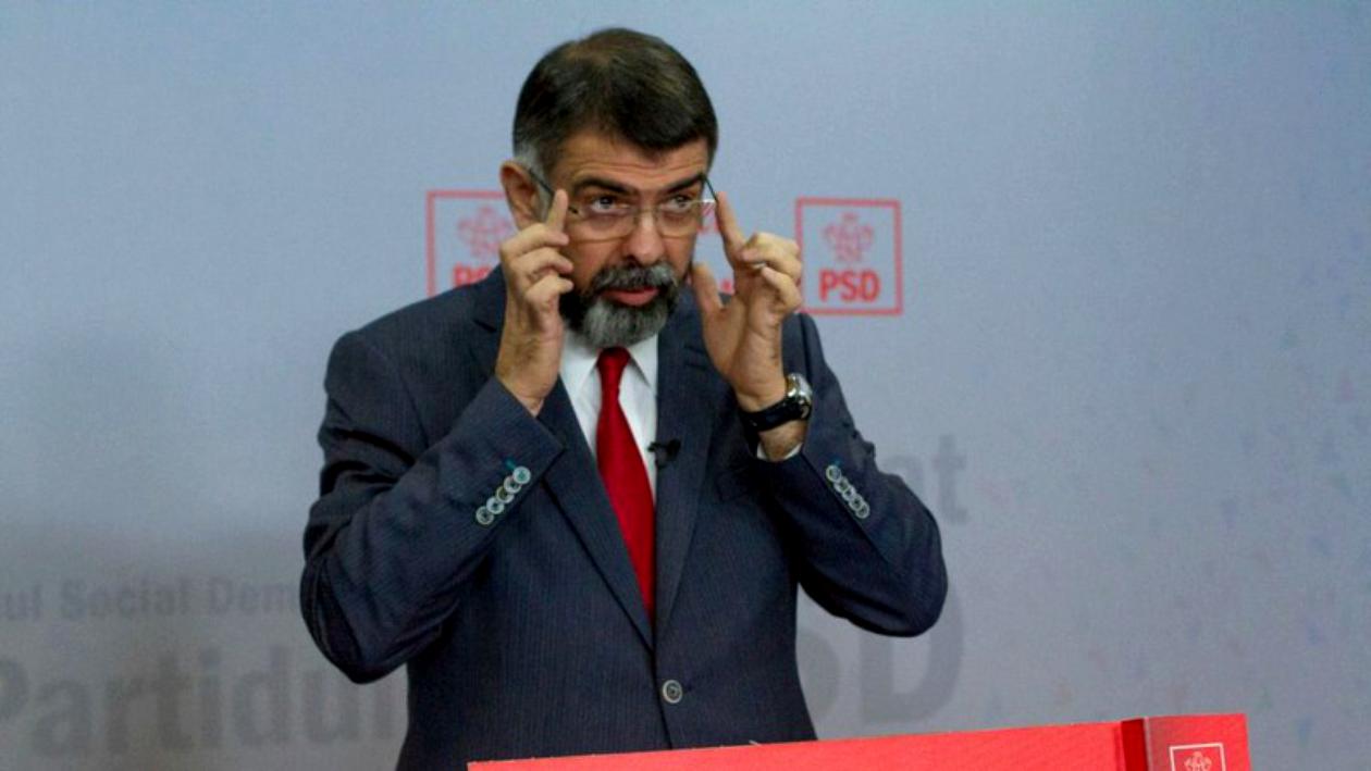 Robert Cazanciuc: „Începerea şcolii aduce pe culmile disperării milioane de români”