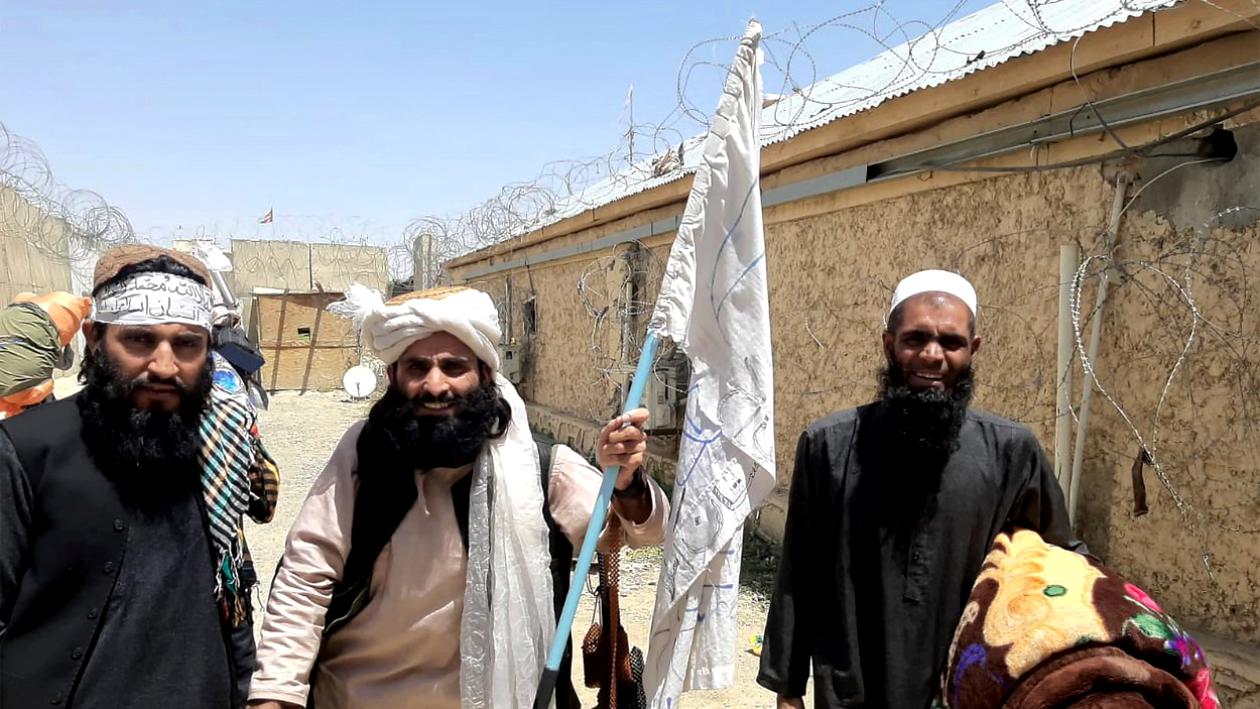 Rusia a scos pe cale aeriană din Afganistan circa 200 de noi persoane