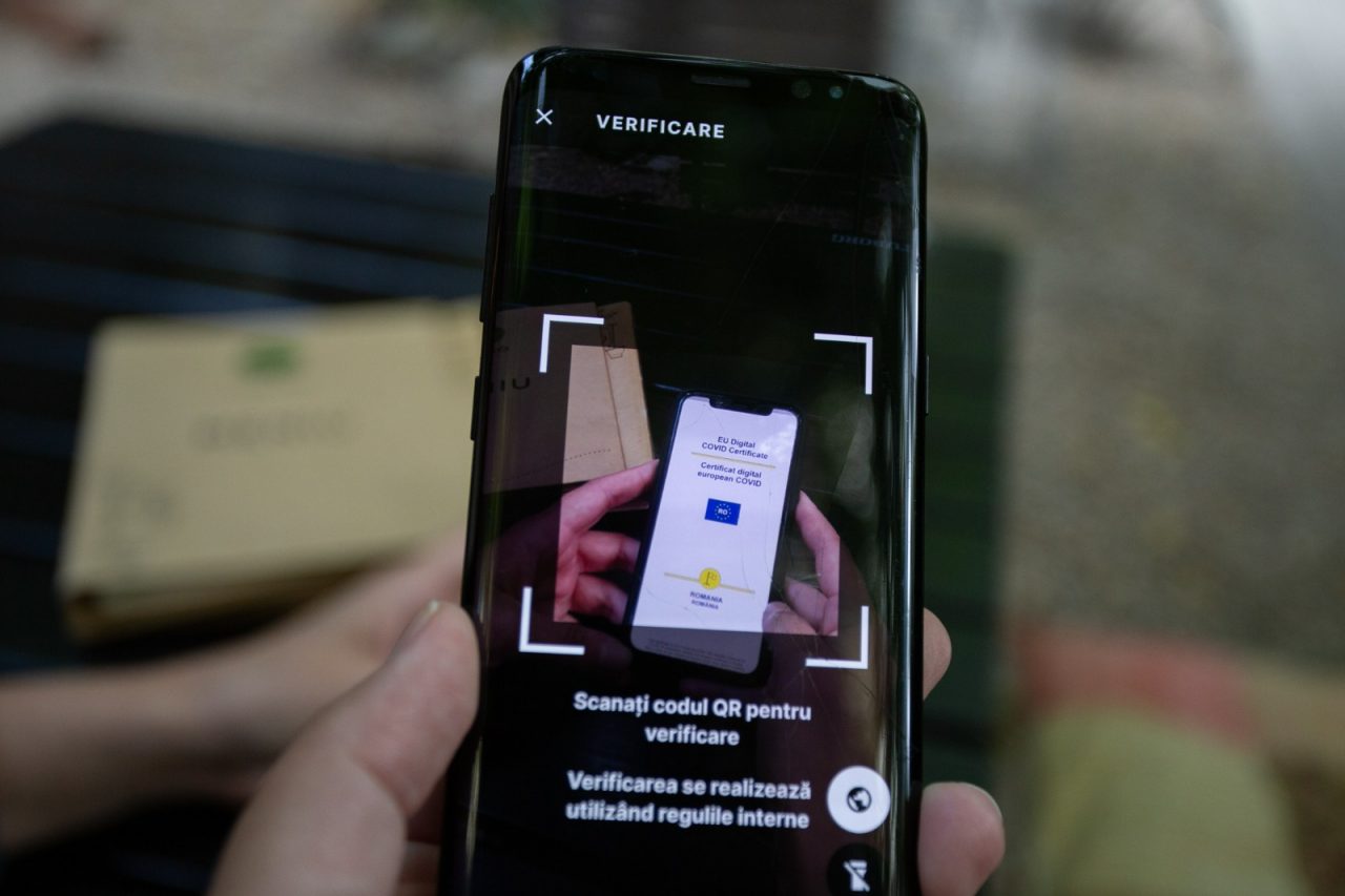 Poliția Română se „înarmează” cu device-uri pentru verificarea certificatelor verzi