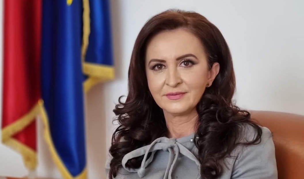 Natalia Intotero, deputat PSD: ”Elevii trebuie să rămână în bănci, să parcurgă un an școlar normal”