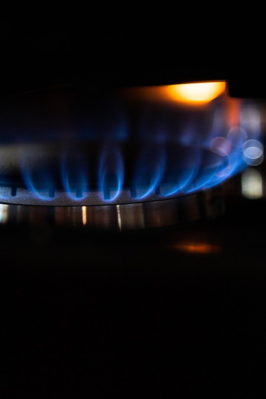Asociaţia Energia Inteligentă: Jumătate din populaţia României riscă să nu mai poată plăti facturile la iarnă