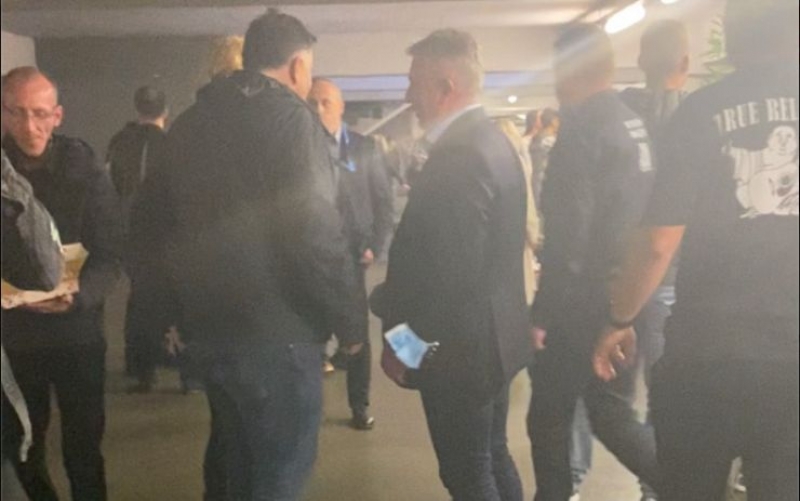 Lucian Bode, surprins la UNTOLD fără mască sanitară. Sindicatul Europol: „Legea în România se împarte între «jmecheri» și «fraieri»”