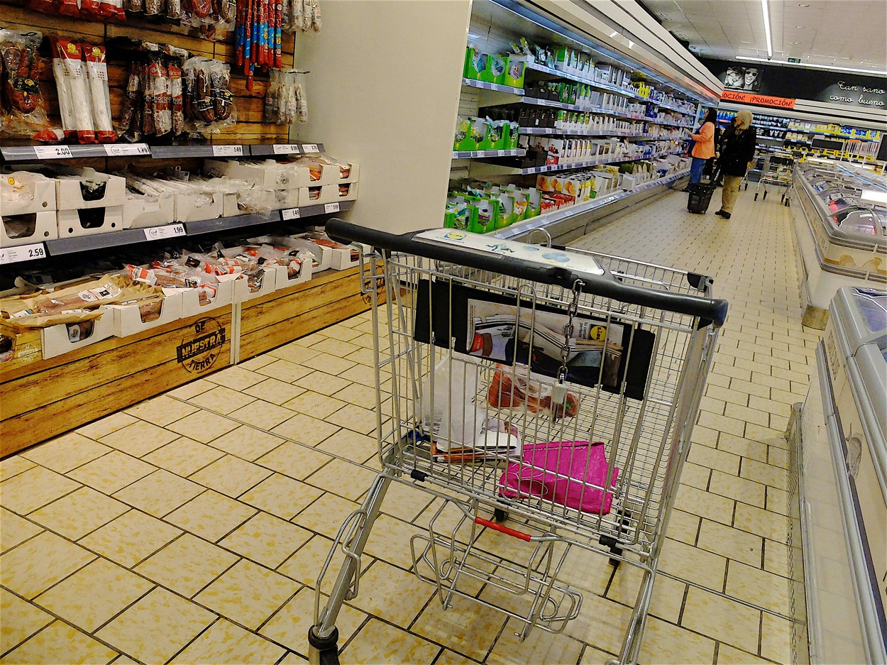 Prețurile la Lidl, mai mici și cu 40%, din 20 septembrie. Clienții pot câștiga cupoane de cumpărături, telefoane și mașini