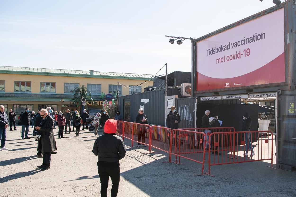 Român stabilit în Suedia, despre modul în care țara scandinavă a ajuns la un grad de vaccinare de peste 75%: „Aici pandemia nu a fost politizată”