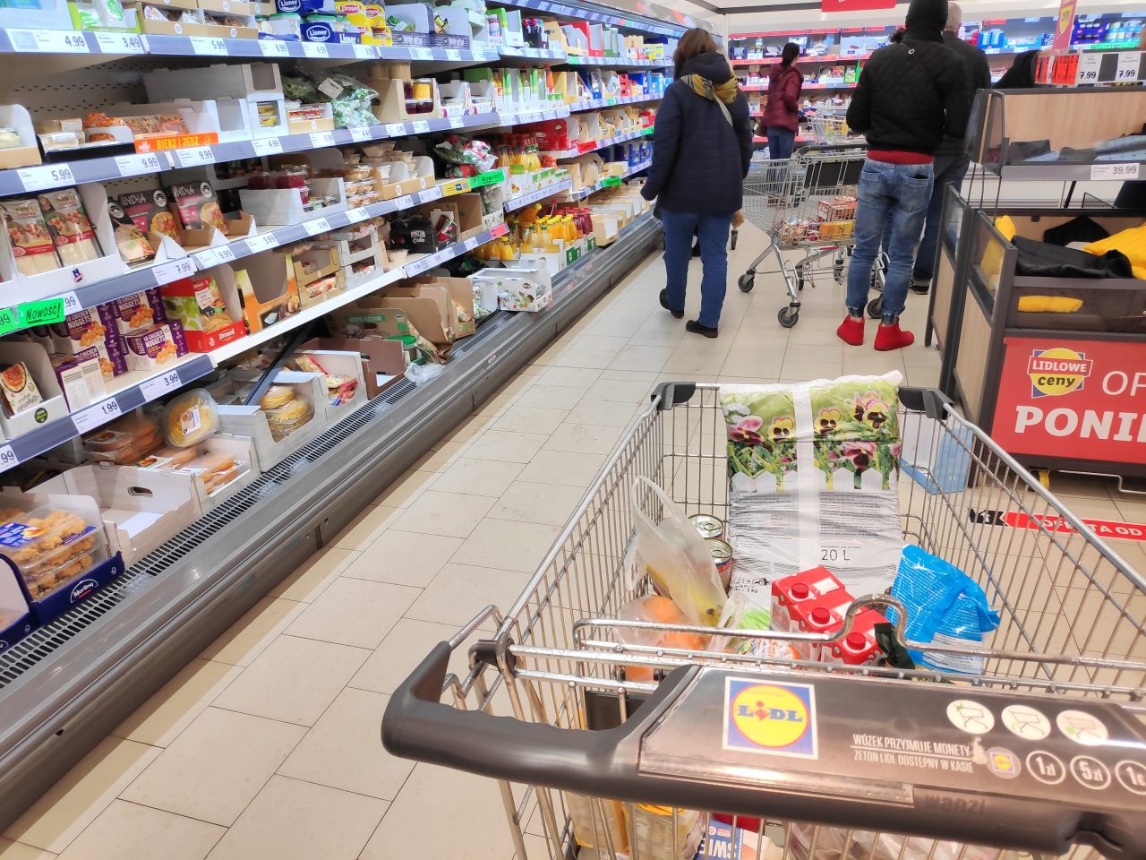 Lidl are în octombrie prețuri mai mici și cu 40% la produse alimentare și de curățenie. Ce poți cumpăra mai ieftin în săptămâna 4-10 octombrie