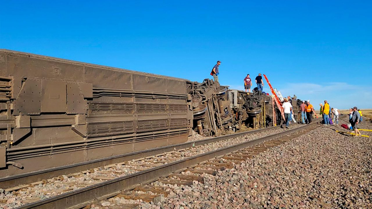 Mai multe persoane au murit în Statele Unite, după ce trenul Amtrak a deraiat în statul american Montana