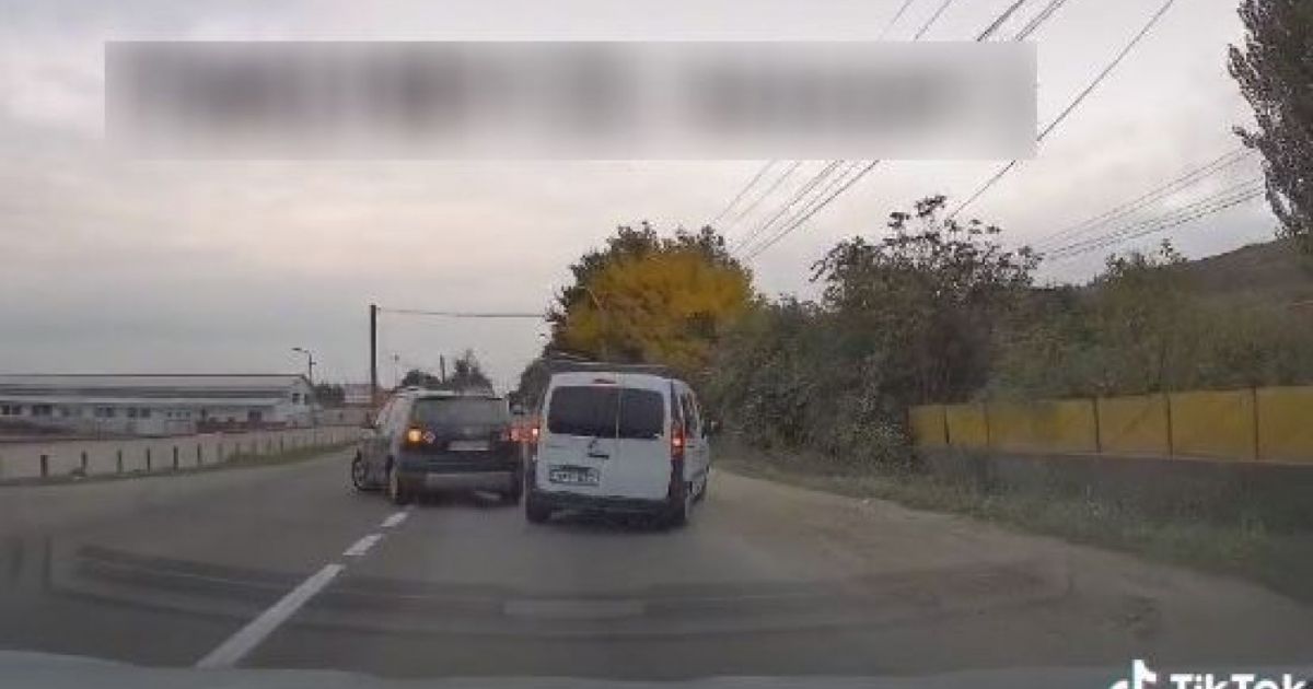 Un sofer a evitat la limită impactul cu un autoturism care circula regulamentar