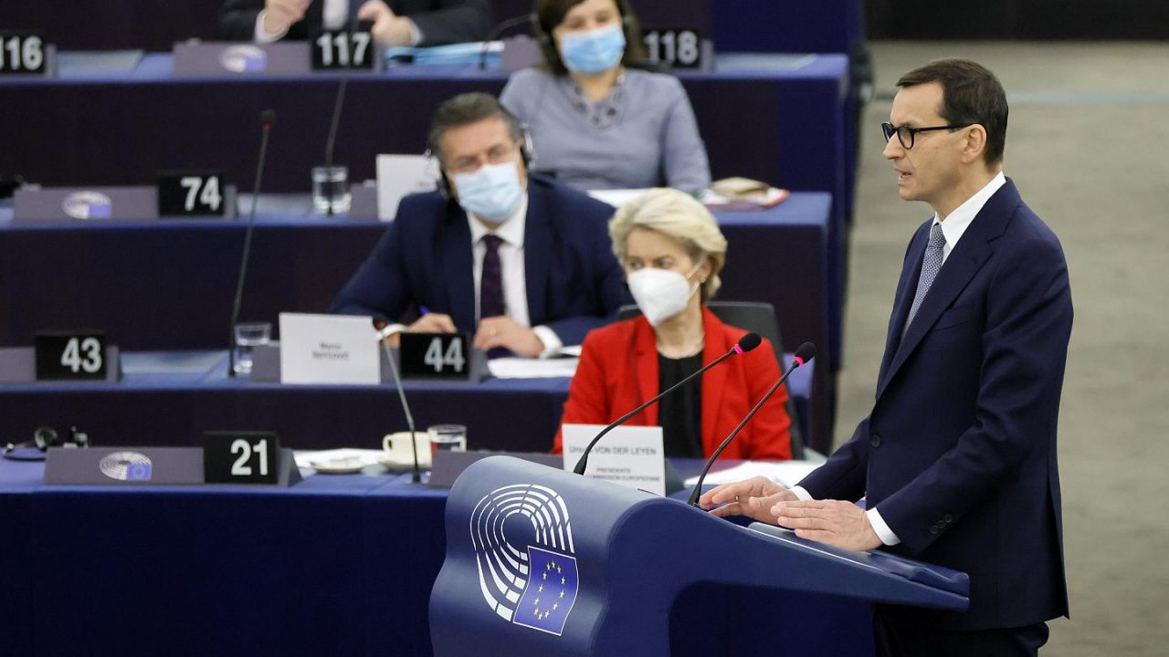 Bătălia dintre Bruxelles și Varșovia, în Parlamentul European. Premierul polonez: Constituția Poloniei are întâietate în fața dreptului european