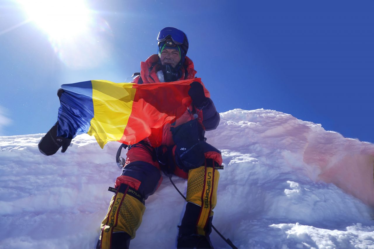 VIDEO| Alpinistul Adrian Laza a urcat singur pe unul dintre cei mai înalţi munţi din lume