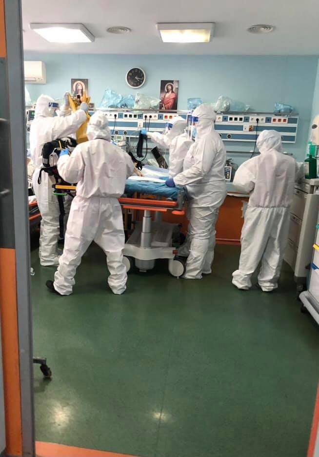RO-vaccinare: Un român a murit la fiecare 8 minute în ultimele 24 de ore. Vaccinarea rămâne cea mai la îndemână soluţie de protecţie împotriva COVID-19