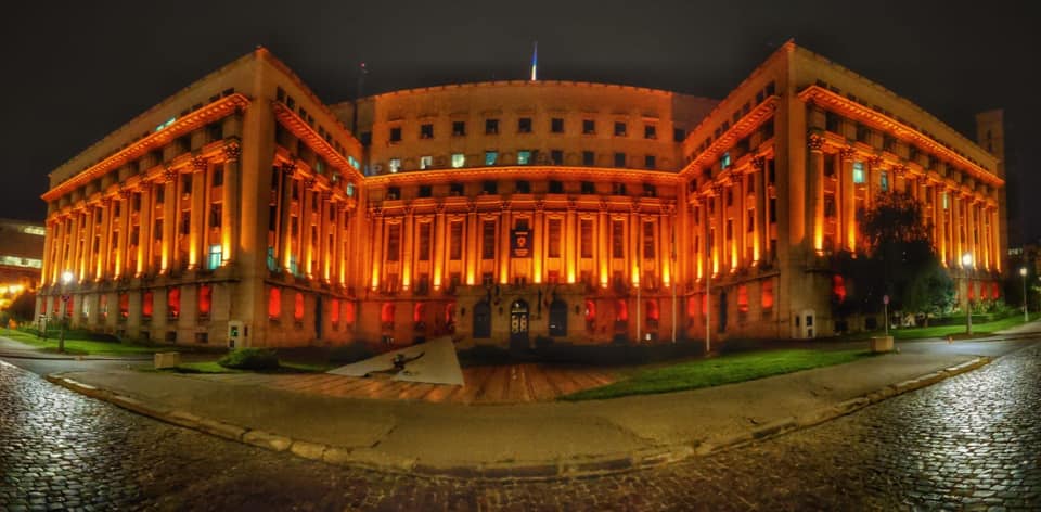 Ministerul de Interne își repară instalația de încălzire cu peste 51 de milioane de euro. În provincie, polițiștii se încălzesc, la serviciu, cu lemne și au WC-ul în curte