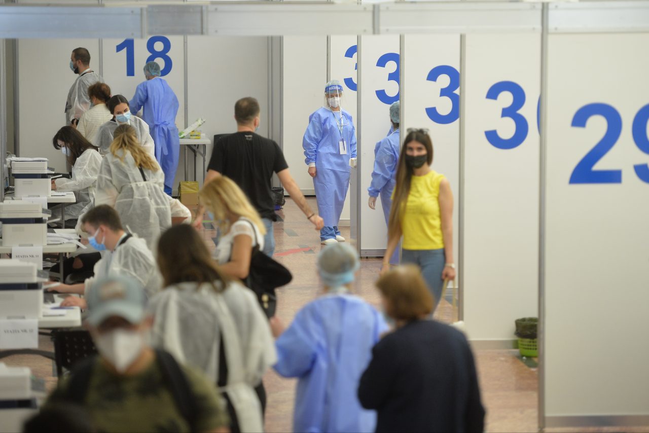Peste 126.000 de români s-au vaccinat anti-Covid, în ultimele 24 de ore. Câte persoane s-au imunizat cu prima doză