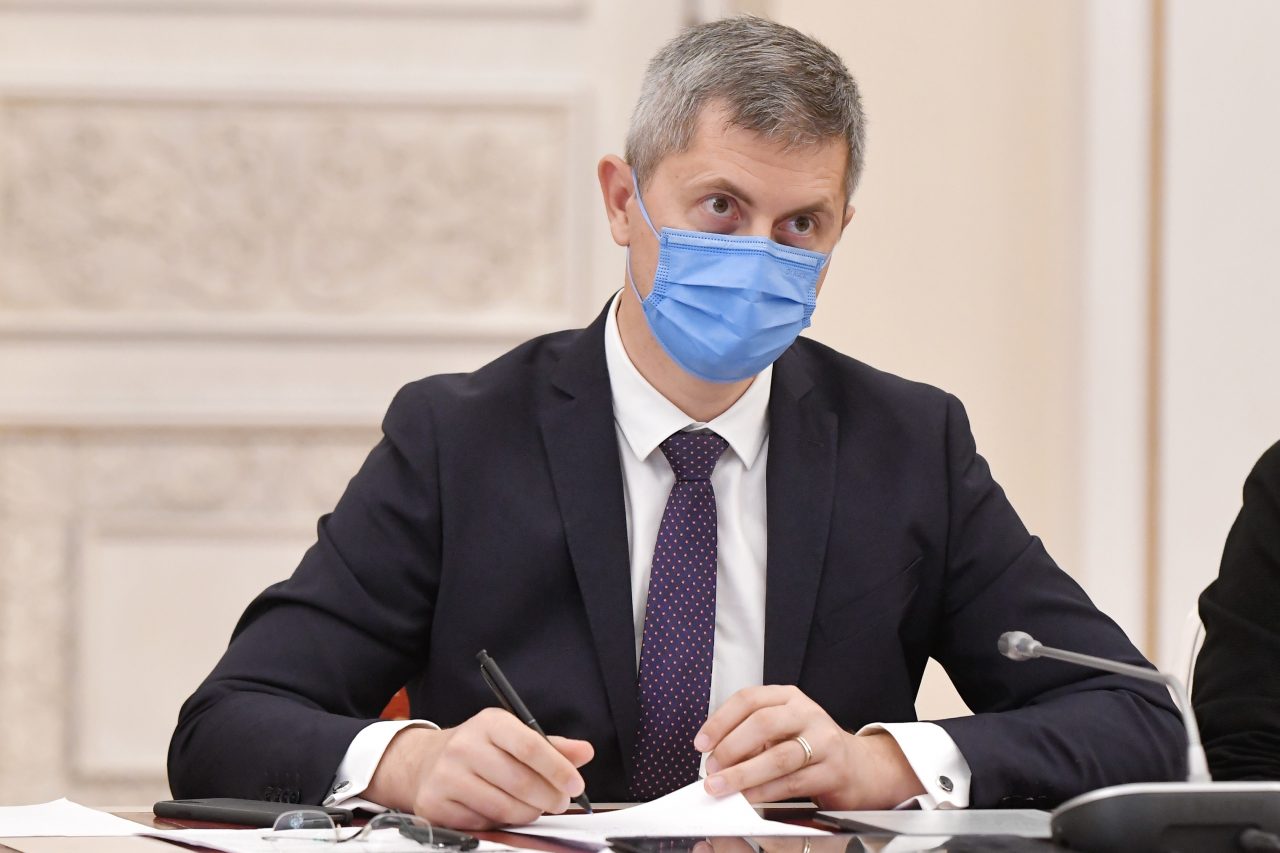 8 ȘTIRI DE LA ORA 8. Dan Barna: „Vom fi partid de opoziție. Florin Cîțu i-a spus lui Dacian Cioloș că are sprijinul PSD”