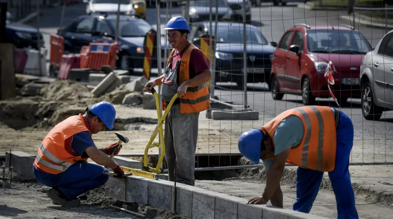 Românii care nu mai pot lucra în Marea Britanie pot merge în Danemarca, unde salariul ajunge și la 5.000 de euro