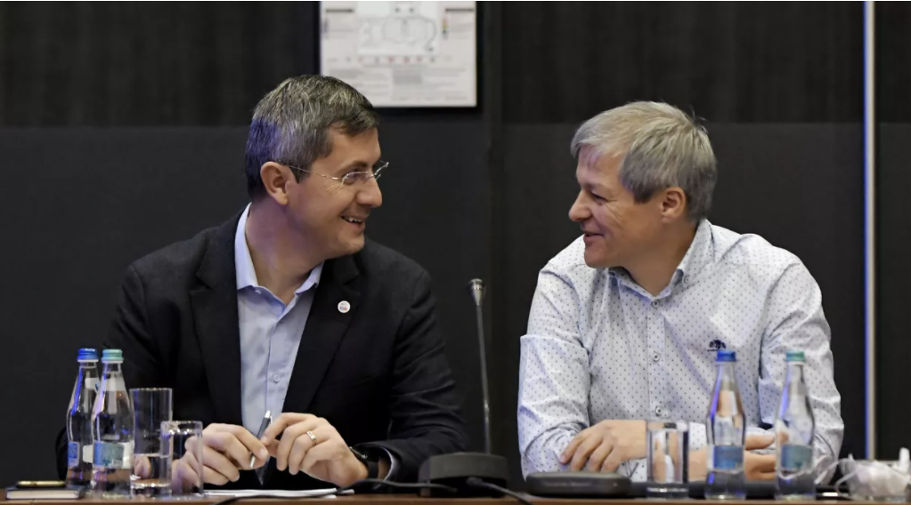 Dacian Cioloș este noul președinte al USR PLUS