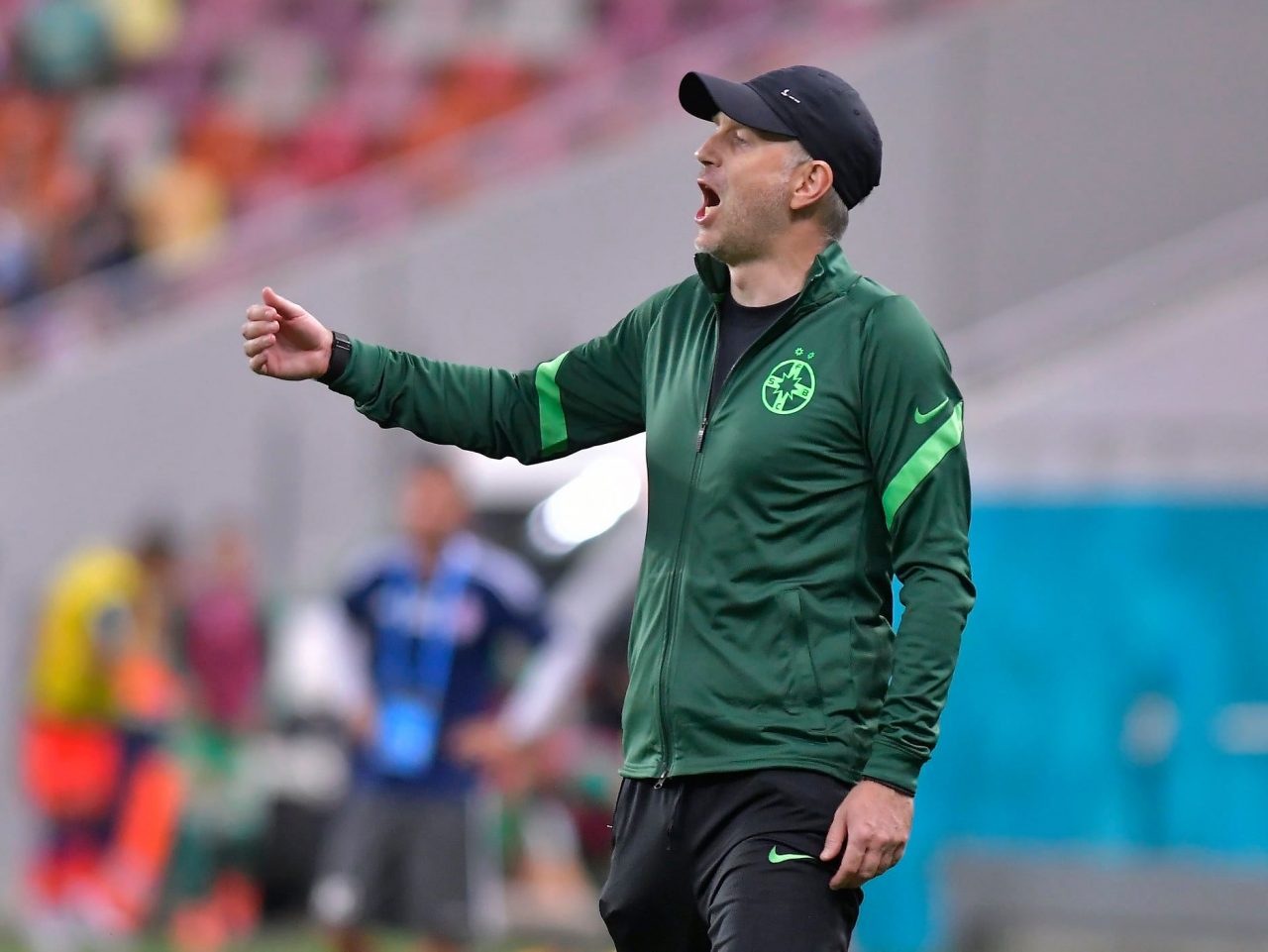 Focar de Covid la FCSB. Staff-ul echipei, antrenorul Edi Iordănescu și un jucător, depistați pozitiv cu Covid-19 / Cine a condus ședința de pregătire