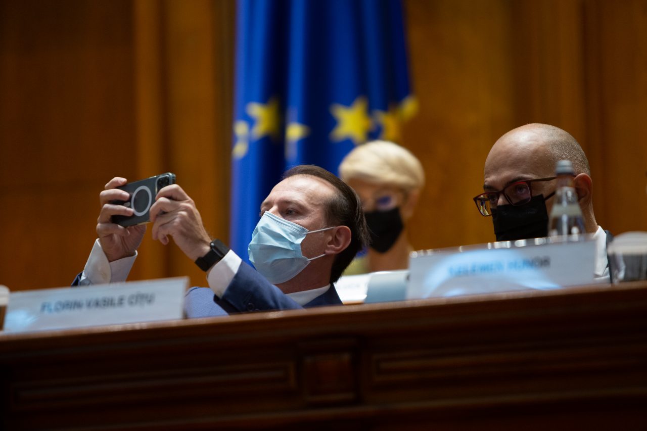 VIDEO&FOTO| Ce nu s-a văzut în ziua în care Guvernul Cîțu a fost demis cu un record de voturi