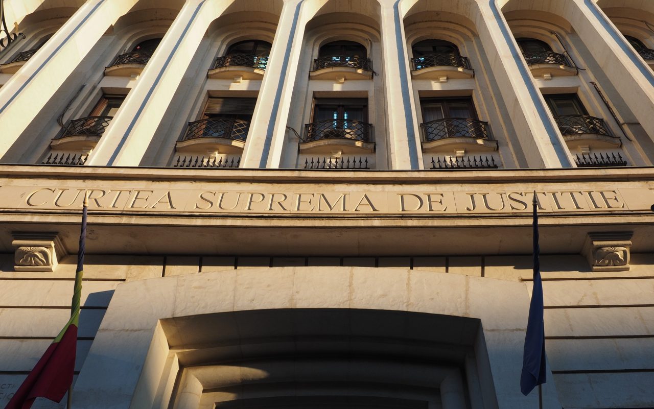 Interlopii „Superman” și „Filozof” au „înfundat-o” pe judecătoarea-șpăgară Elena Burlan-Pușcaș