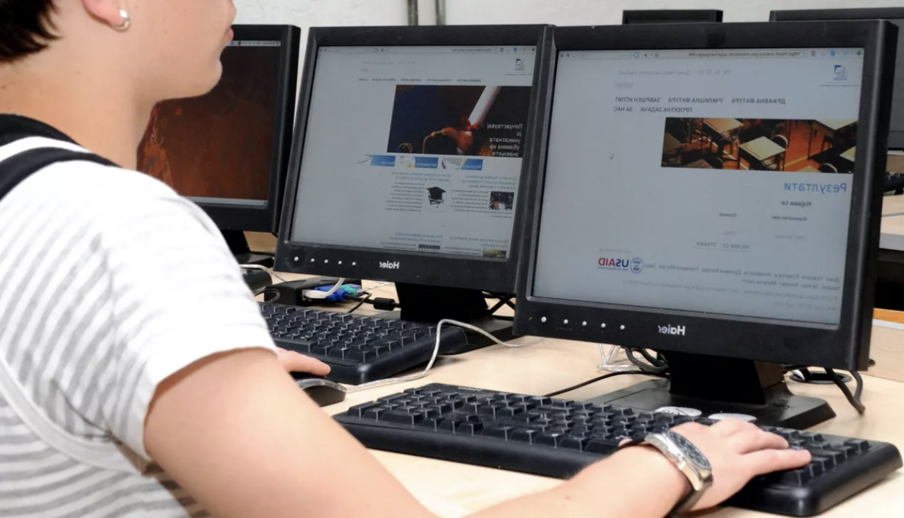 O profesoară a decis să nu respecte decizia autorităților și va preda online: „Eu și elevii mei nu vom intra în vacanță. Nu plătesc copiii iresponsabilitatea autorităților”