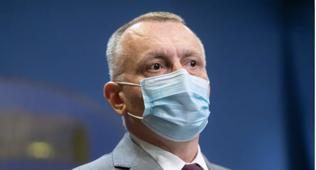 Sorin Cîmpeanu: Părinții care au o frică foarte mare pot face ceva foarte util, să se vaccineze. La fel și bunicii