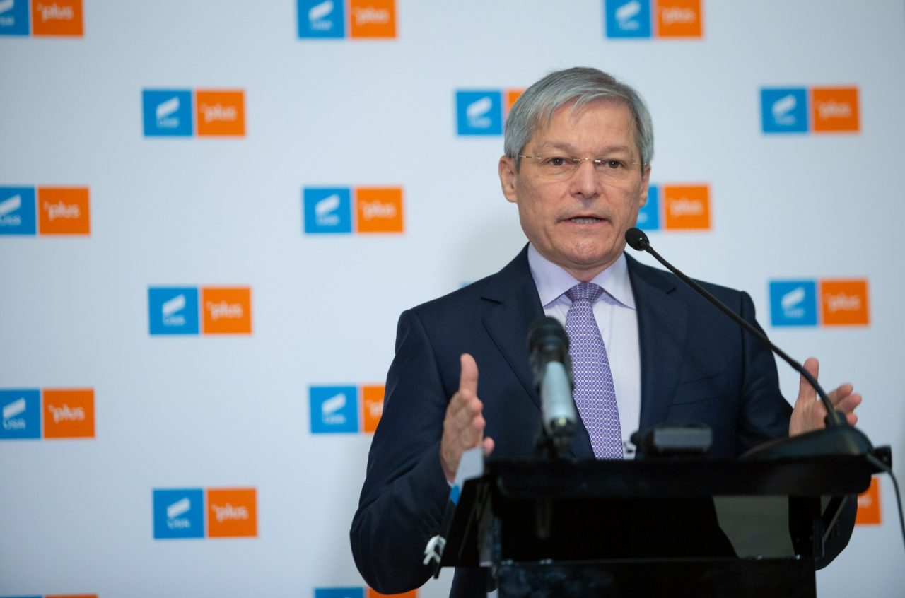 Dacian Cioloș depune în Parlament lista cu 18 propuneri de miniștri și programul de guvernare al USR. Care este procedura constituțională