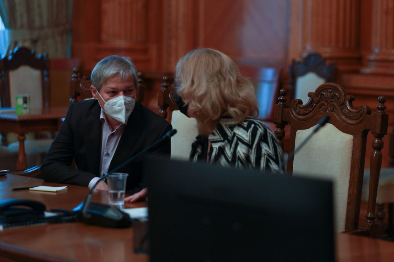 Parlamentul se reunește miercuri pentru votul de învestire a Guvernului propus de Dacian Cioloș