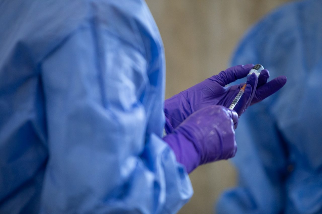 Peste 28.000 de persoane s-au vaccinat în România, în ultimele 24 de ore. Câți oameni au fost inoculați cu prima doză