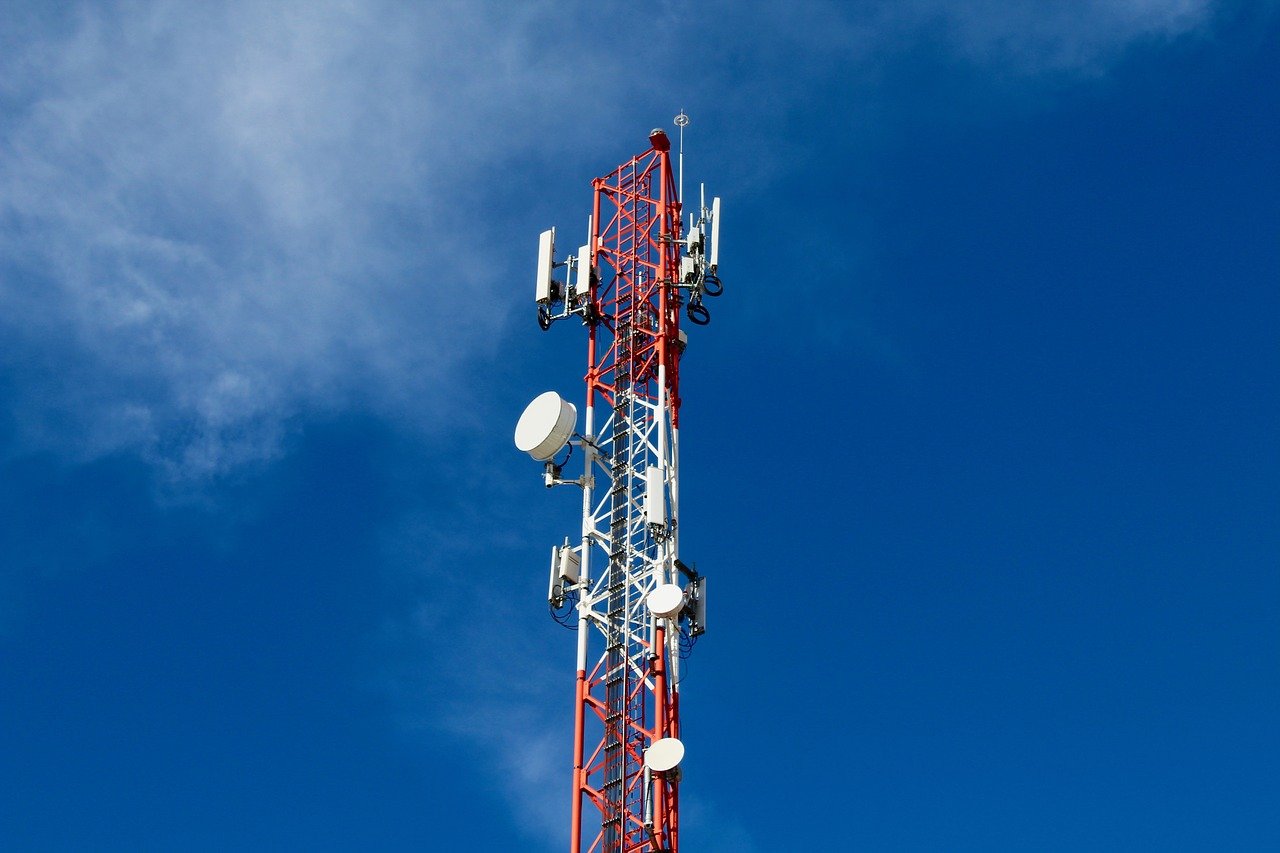 Telekom România nu și-a rezolvat problemele de acoperire nici după amenda record de 700.000 de lei de la ANCOM! Deși are un nou CEO, compania riscă să fie exclusă de la noua licitație 5G