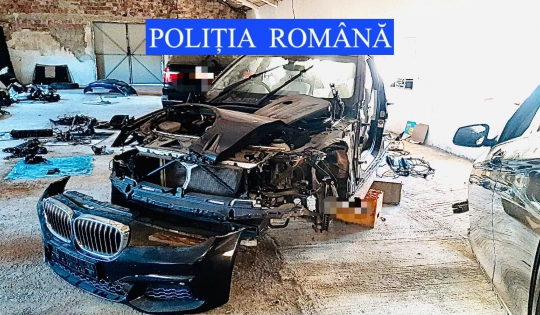 Mașină de lux furată din Marea Britanie, descoperită la o firmă din Neamț