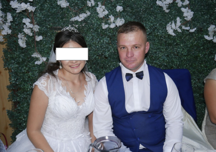 FOTO| Drama lui Cristi, tânărul care a murit la doar o zi după nuntă. Băiatul era cu mai mulți prieteni în mașina care s-a izbit de un cap de pod