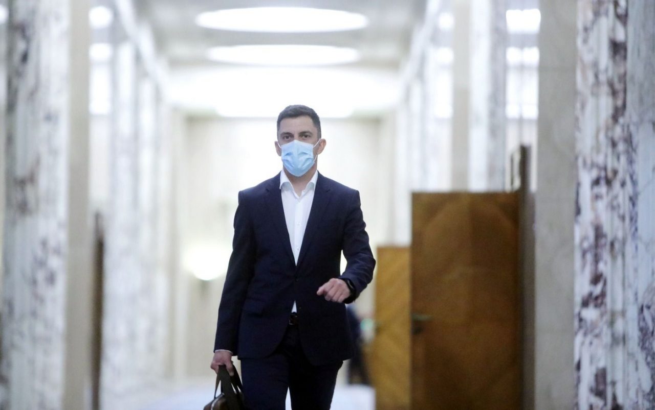 Eduard Novak îndeamnă românii să se vaccineze anti-COVID: „Bunica mea a murit, pe tata l-am salvat în ultima secundă”