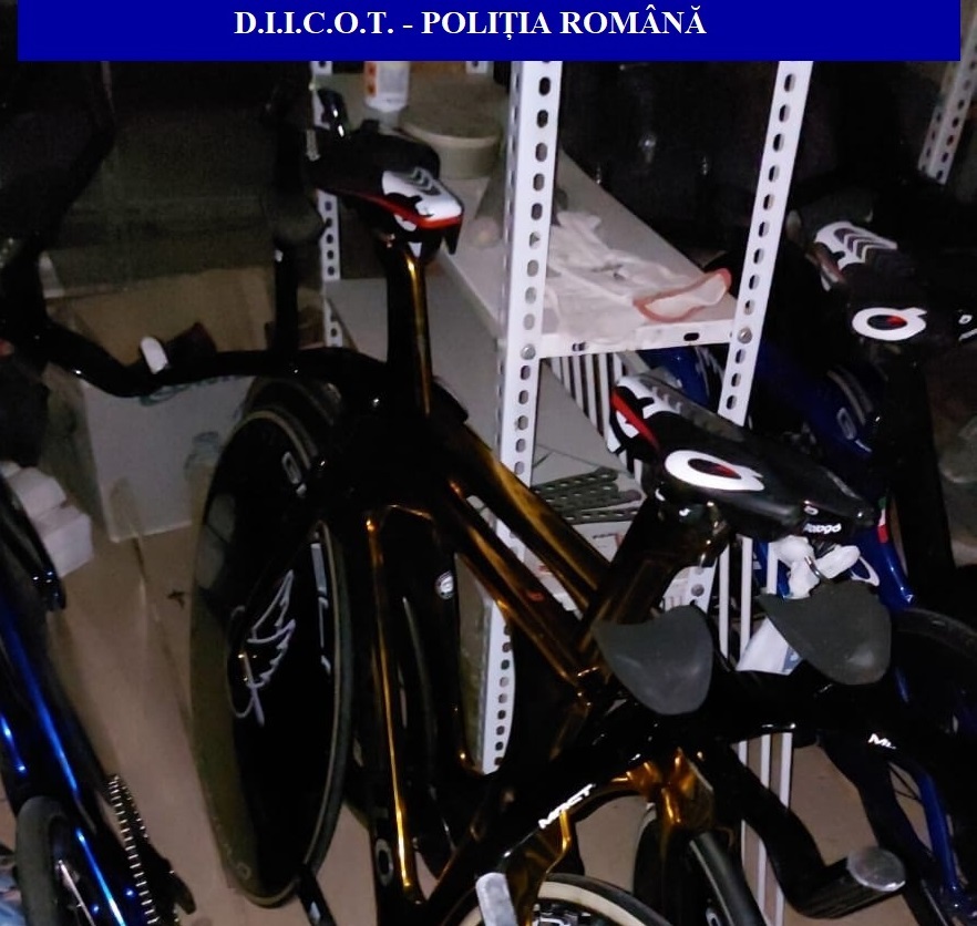 DIICOT: Patru români au furat 22 de biciclete din lotul național de ciclism al Italiei: Paguba, evaluată la 600.000 de euro