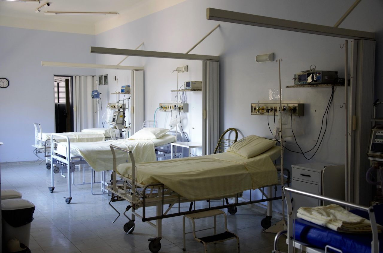 Mesajul cutremurător al unui medic ATI: Cel mai greu este să intubezi un pacient şi apoi să iei legătura cu familia