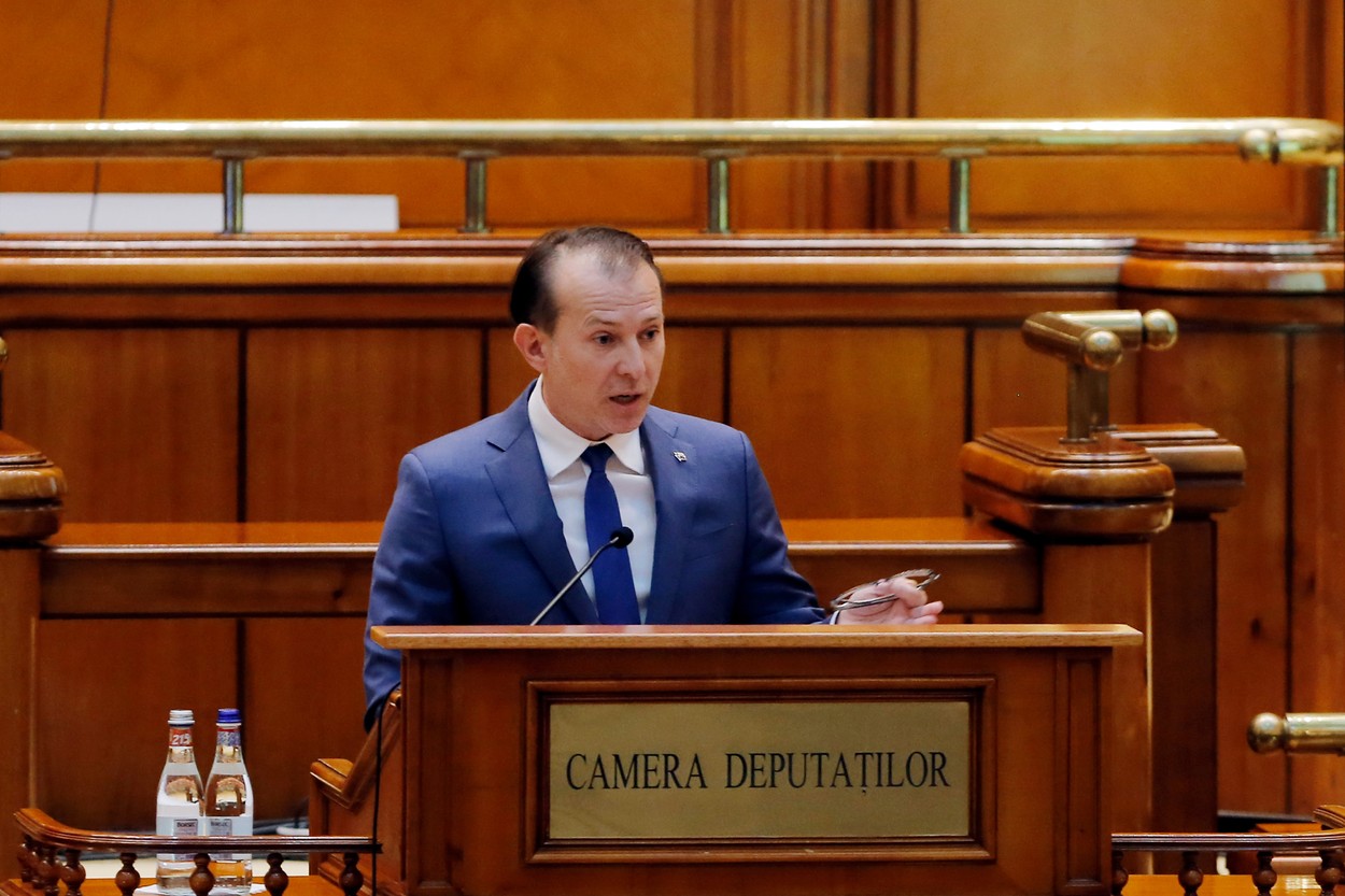 USR: Florin Cîțu a început marea împărțeală. A alocat un miliard de lei din fondul de rezervă către primarii PNL, PSD și UMDR