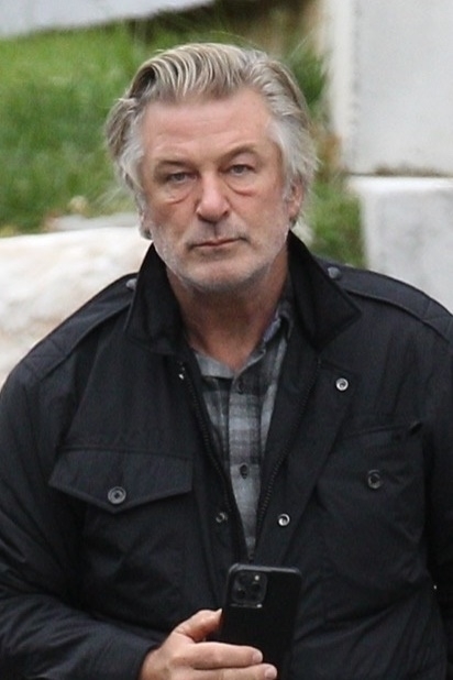 Alec Baldwin scapă de ACUZAȚII în cazul incidentului fatal din timpul filmărilor pentru „Rust” / Decizia procurorilor americani
