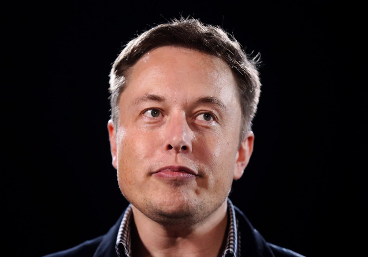 Elon Musk face concedieri în masă la Twitter. Mii de oameni vor rămâne fără loc de muncă